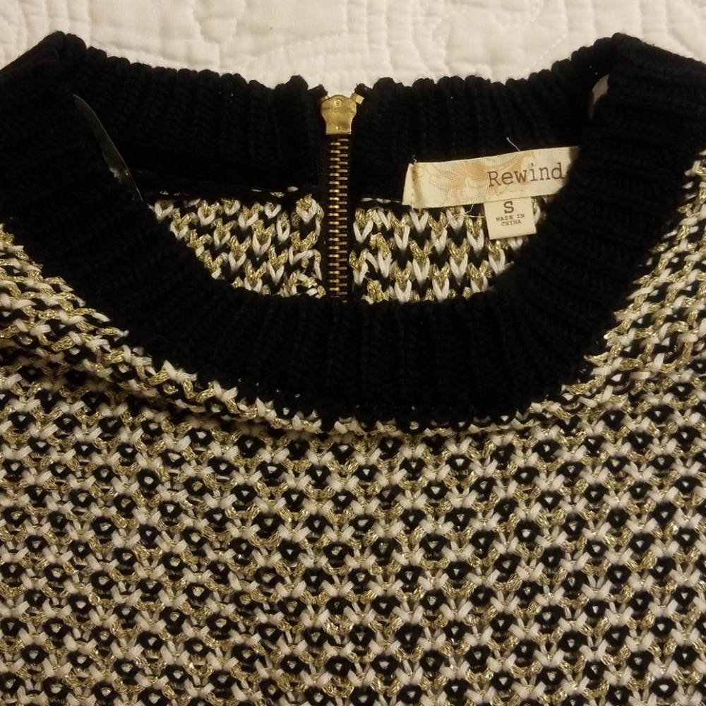 Clothes - Picture 2 of 4